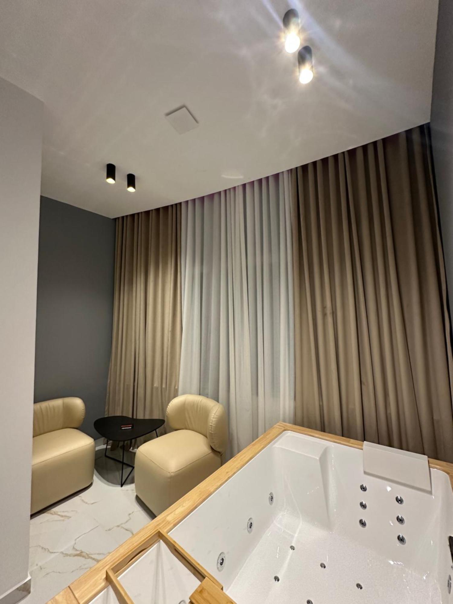 Luxury By Gjyshi Hotel