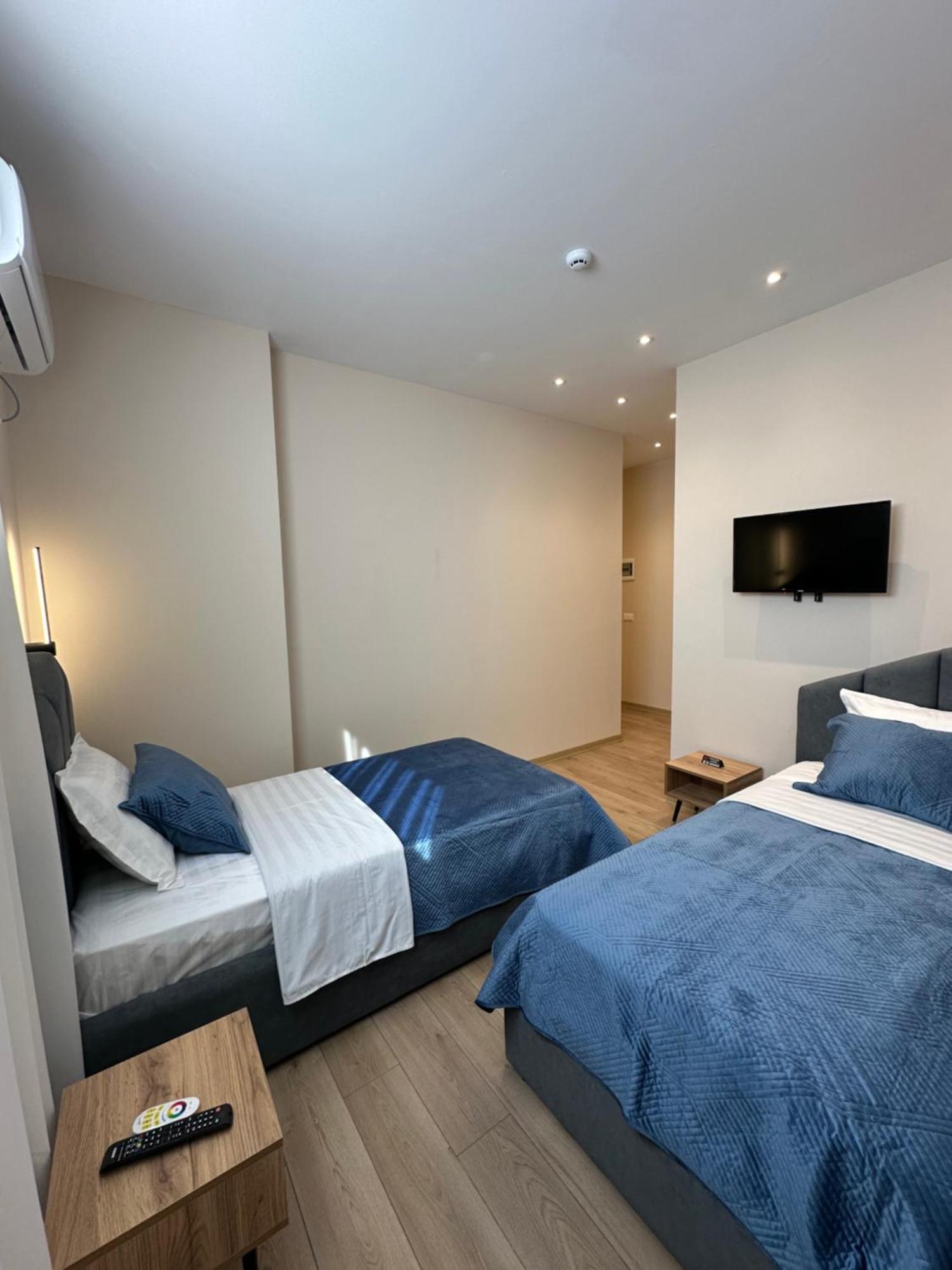 Hotel Luxury By Gjyshi 4*