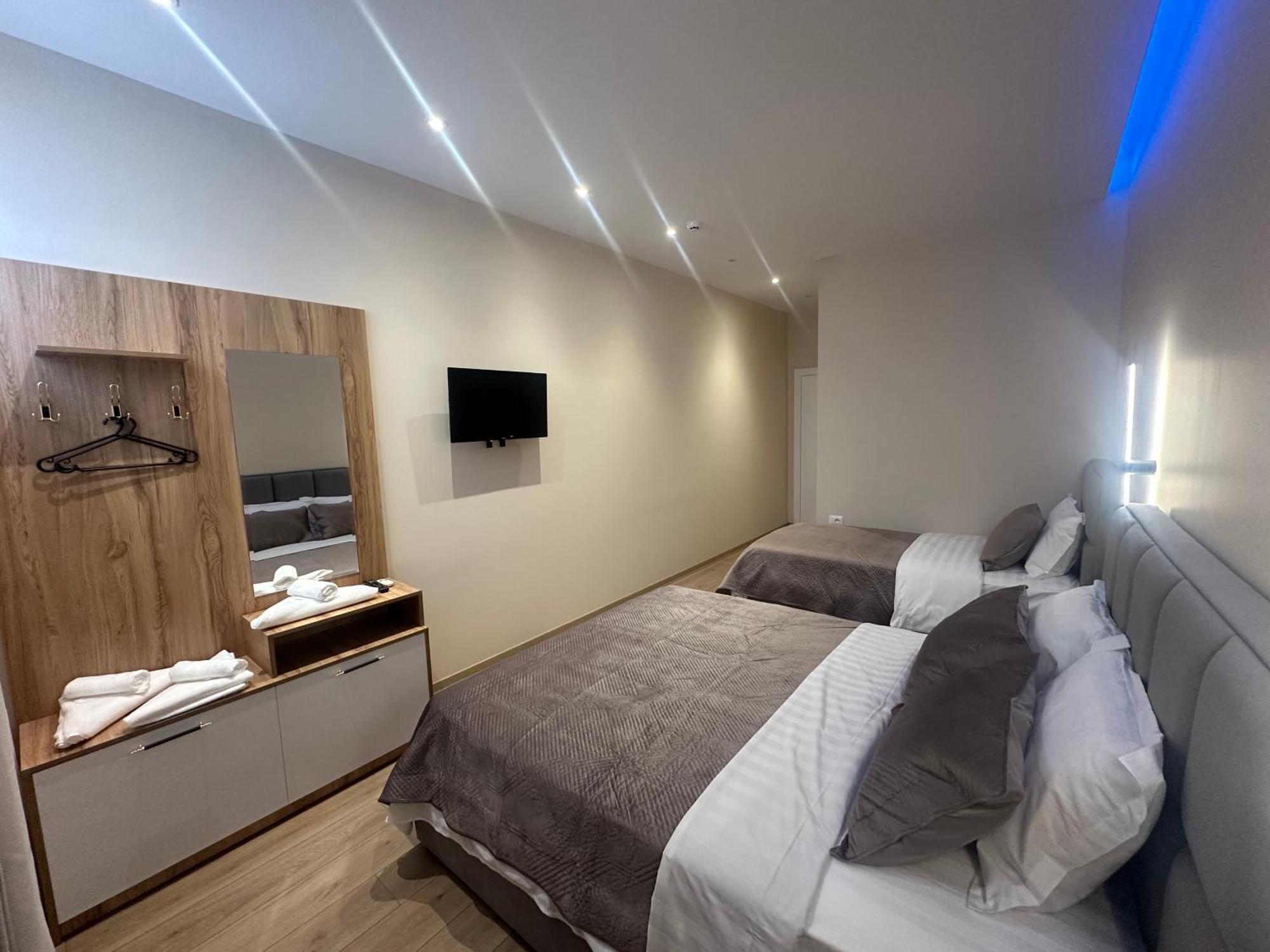 Luxury By Gjyshi Hotel 4*