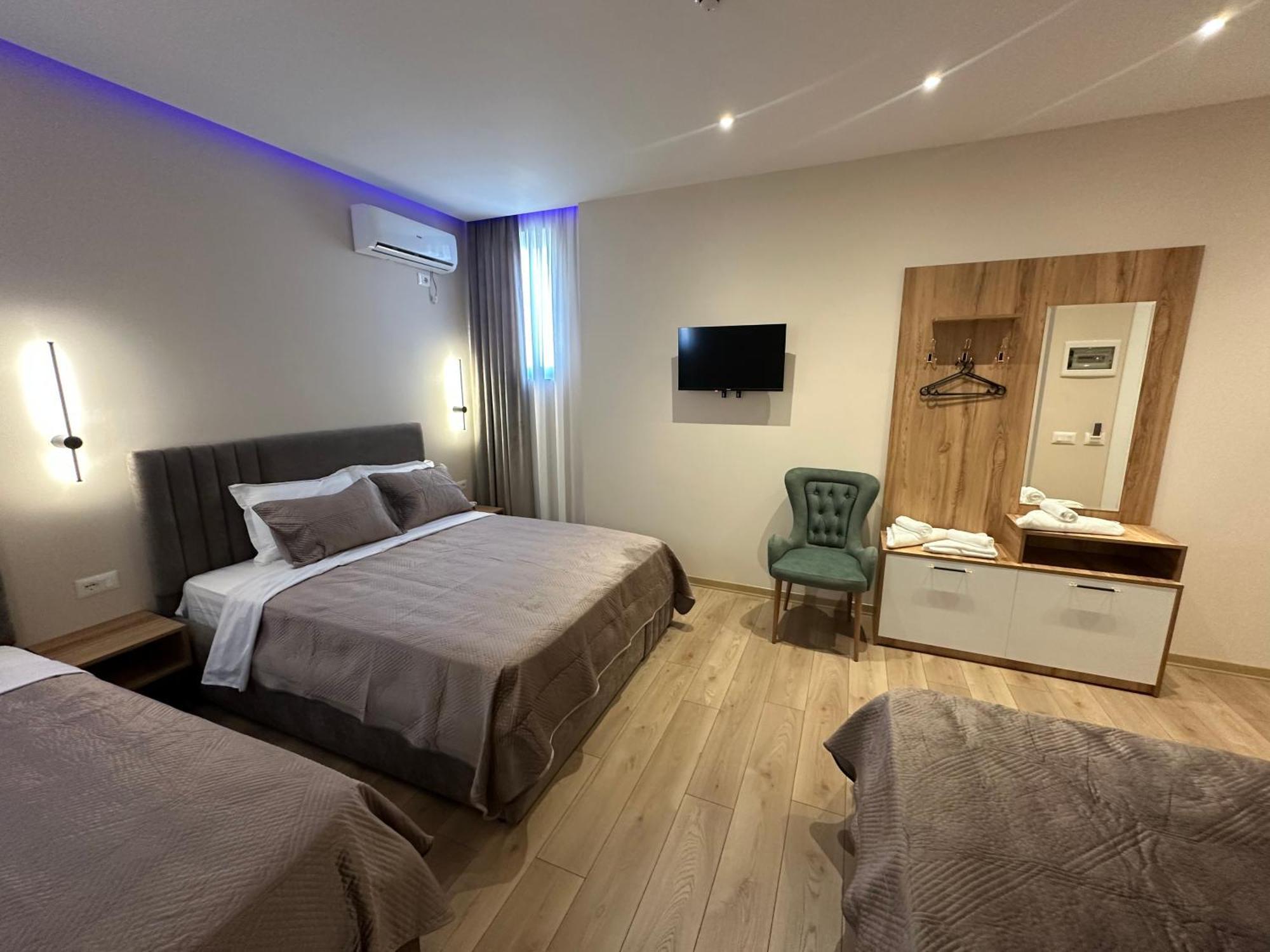 Luxury By Gjyshi Hotel Qerrexhias