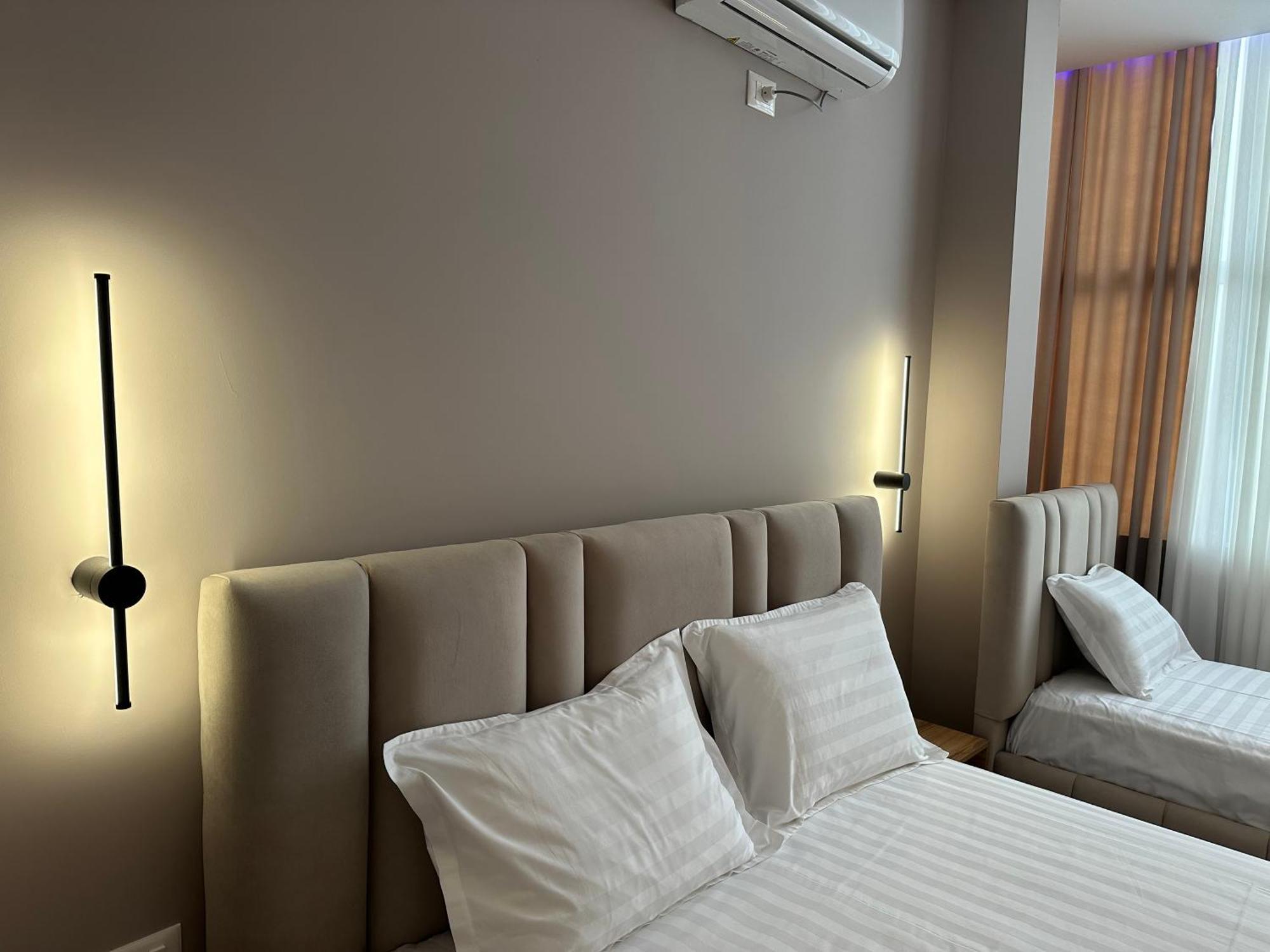 Luxury By Gjyshi Hotel 4*